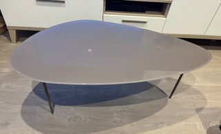 Mesa de centro cristal y metal ovalada