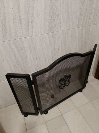 Tampa de lareira nova na caixa