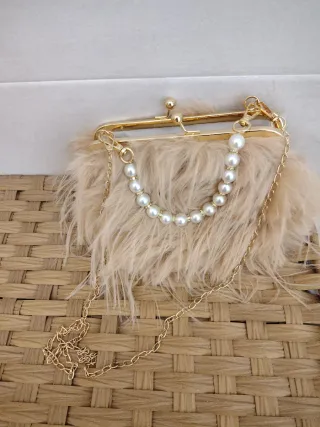 Bolso de fiesta peludo con perlas