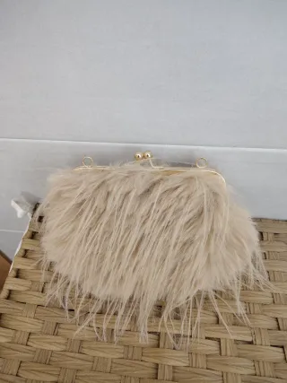 Bolso de fiesta peludo con perlas