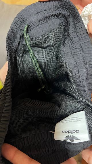 Pantalón chándal Adidas negro y amarillo