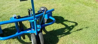 Transpaleta de obra azul