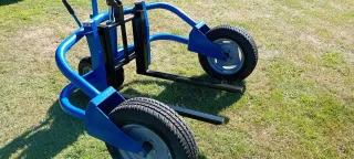 Transpaleta de obra azul