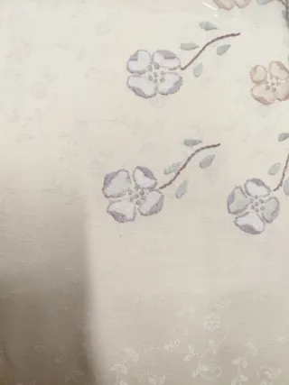 Copriletto vintage ricamo floreale