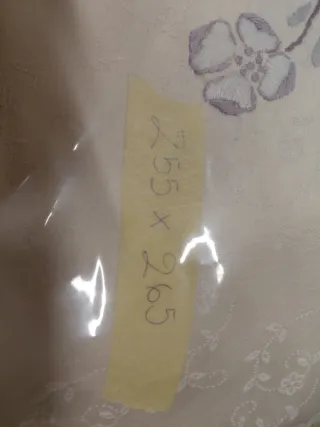 Copriletto vintage ricamo floreale