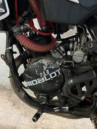 Beta RRT Enduro Moto Roja y Blanca