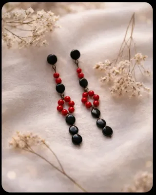 Pendientes largos negros y rojos