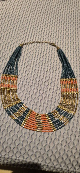 Collana perline blu e oro