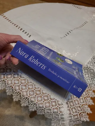 Nora Roberts novela "Verdades y mentiras"