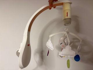 Móvil cuna nubes y lunas de Fisher-Price
