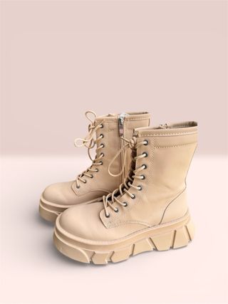 Botas Beige con Plataforma