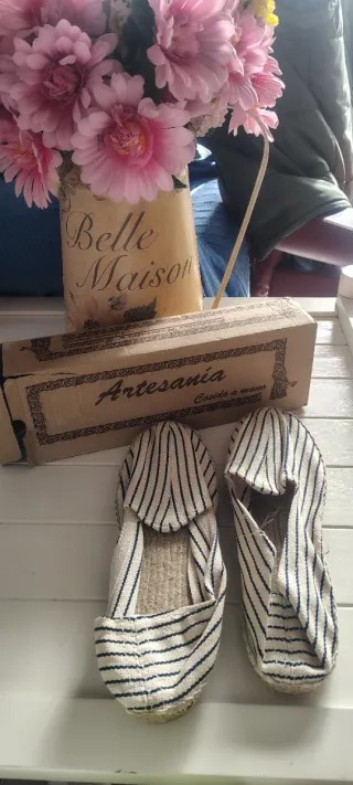 Alpargatas Rayas Beige y Negro