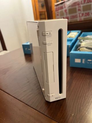 Nintendo Wii + Wii Fit