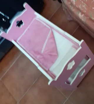Litera de juguete rosa
