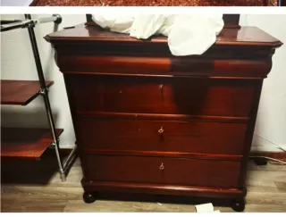 Cómoda de madera caoba