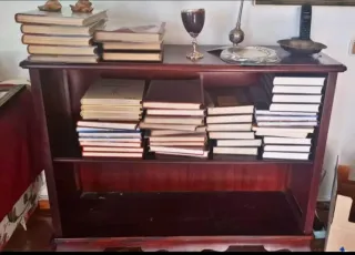 Cómoda de madera caoba