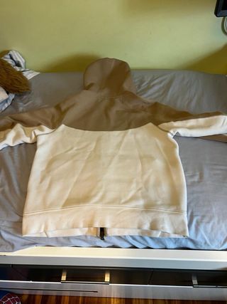 Nike Tech Fleece Beige y blanco