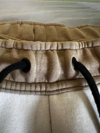 Nike Tech Fleece Beige y blanco