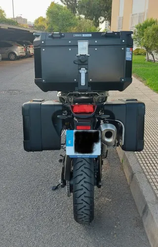 BMW F850GS negra. Full Equipped. Julio 2024.