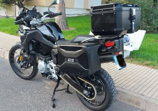 BMW F850GS negra. Full Equipped. Julio 2024.