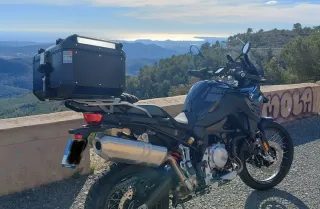 BMW F850GS negra. Full Equipped. Julio 2024.