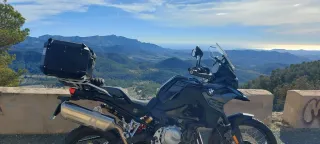 BMW F850GS negra. Full Equipped. Julio 2024.