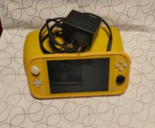 Nintendo Switch Lite Amarilla