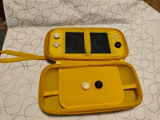 Nintendo Switch Lite Amarilla