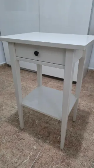 Mesita de noche Ikea Hemnes blanca (1 unidad)