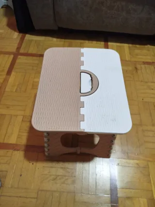 Taburete Plegable Beige y Blanco