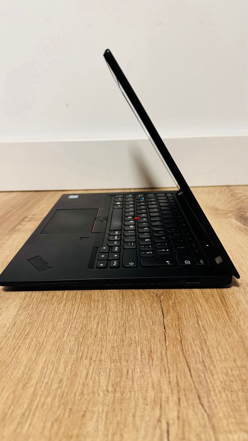 Lenovo ThinkPad X390 i5 / 16 RAM / 256 M2/ Win11 afbeelding 5
