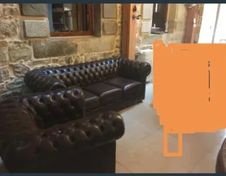 Sofá y 1 sillón Chester piel