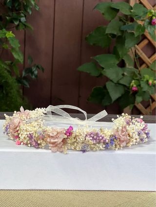 Corona de flores preservadas