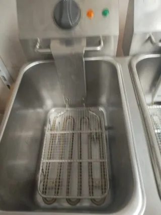 Freidora 4+4 litros - (2 USOS SEMINUEVA)