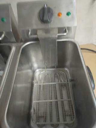 Freidora 4+4 litros - (2 USOS SEMINUEVA)