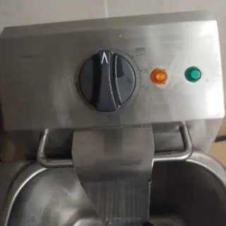 Freidora 4+4 litros - (2 USOS SEMINUEVA)