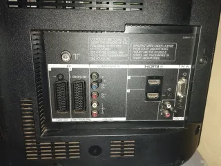 Televisor Negro y Gris