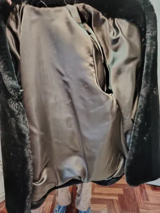 Abrigo de piel negro