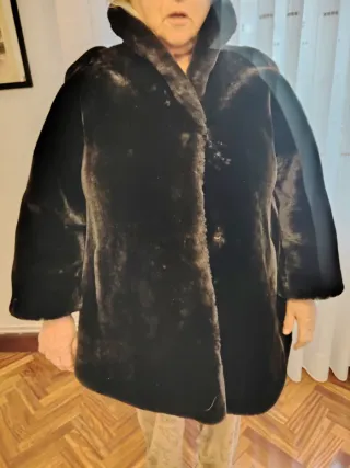 Abrigo de piel negro