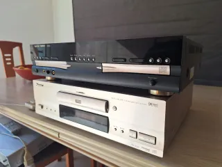 Harman Kardon CDR20 y Pioneer DV-717