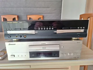 Harman Kardon CDR20 y Pioneer DV-717