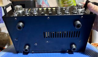 AMPLIFICADOR KARAOKE SKYTRONIC AV-100 MP3 (NUEVO)