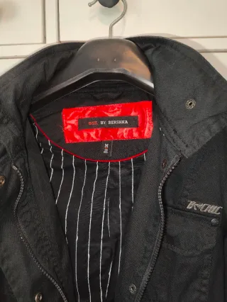 Chaqueta Negra Bershka Talla M