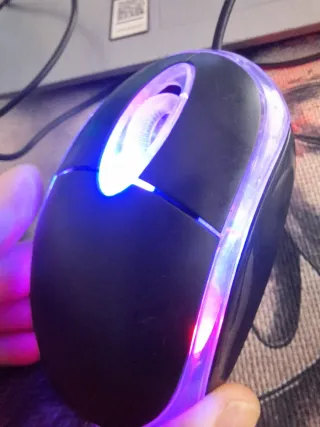 Ratón gaming con luces LED