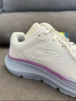 Zapatillas Skechers Mujer. Talla 39. Nuevas