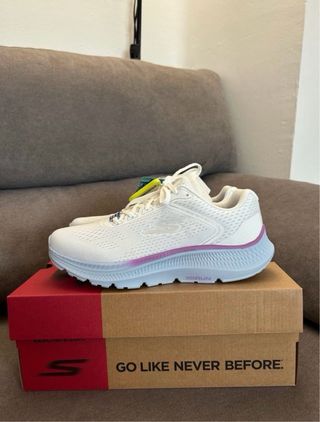 Zapatillas Skechers Mujer. Talla 39. Nuevas