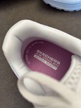 Zapatillas Skechers Mujer. Talla 39. Nuevas