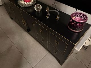 Mueble TV Oriental Negro y Dorado