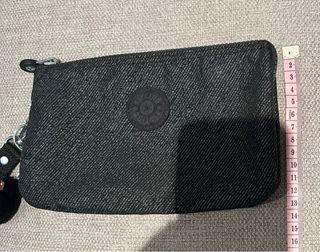 Bolso mano/monedero Kipling negro jaspeado