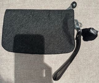 Bolso mano/monedero Kipling negro jaspeado